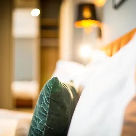 Upperhouse & Hotel